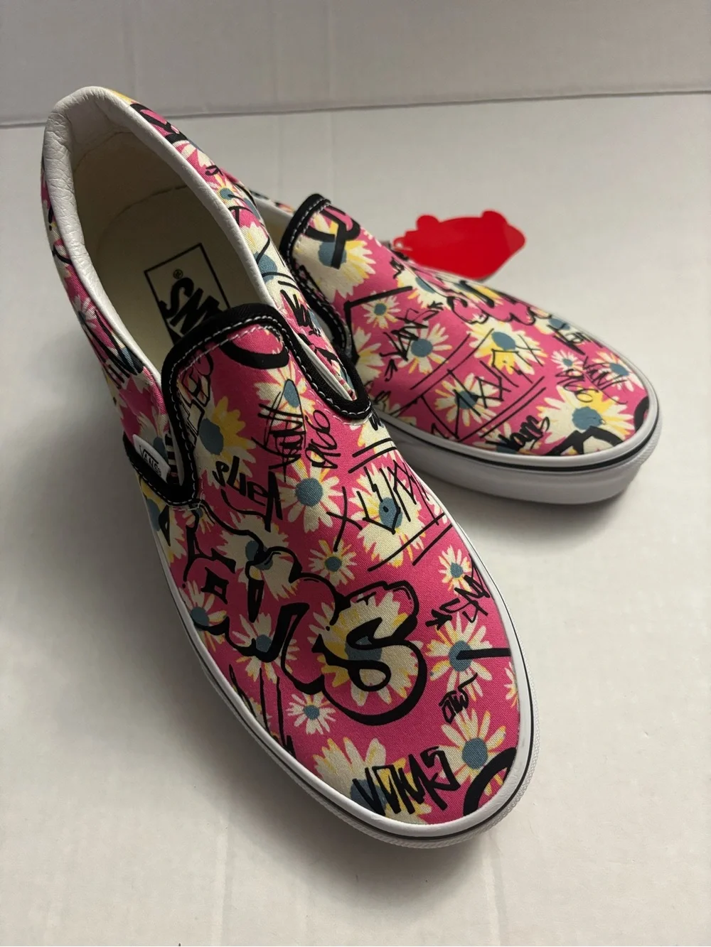 New! Vans off the wall slip on canvas shoes pink graffiti size M6.5/W8